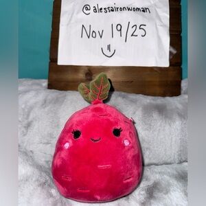 BNWOT: 5” Claudia Squishmallow